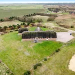 Large For 20 People With Large Pool, Hot Tub For 7 People And Activity
