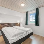 Hébergement de vacances Large For 20 People With Large Pool, Hot Tub For 7 People And Activity
