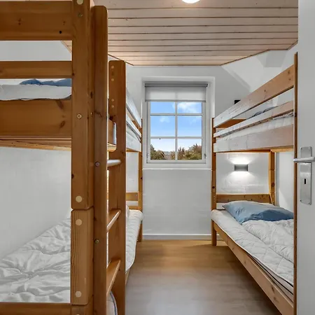 Large For 20 People With Large Pool, Hot Tub For 7 People And Activity