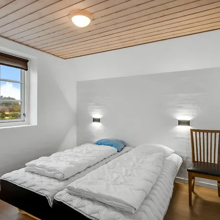 Large For 20 People With Large Pool, Hot Tub For 7 People And Activity Semesterbostad *