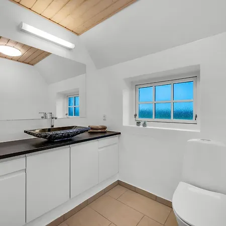 Large For 20 People With Large Pool, Hot Tub For 7 People And Activity *