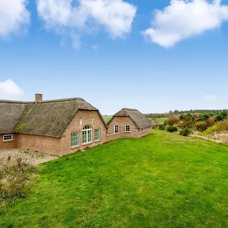 Holiday home Large For 20 People With Large Pool, Hot Tub For 7 People And Activity Room, *