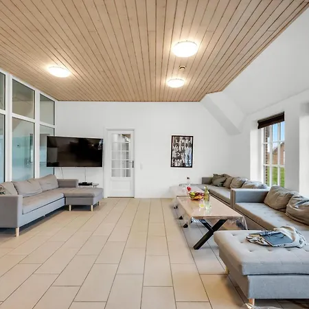 Holiday home Large For 20 People With Large Pool, Hot Tub For 7 People And Activity Room, *