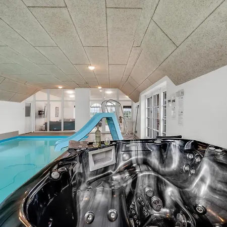 Large For 20 People With Large Pool, Hot Tub For 7 People And Activity 別荘 *